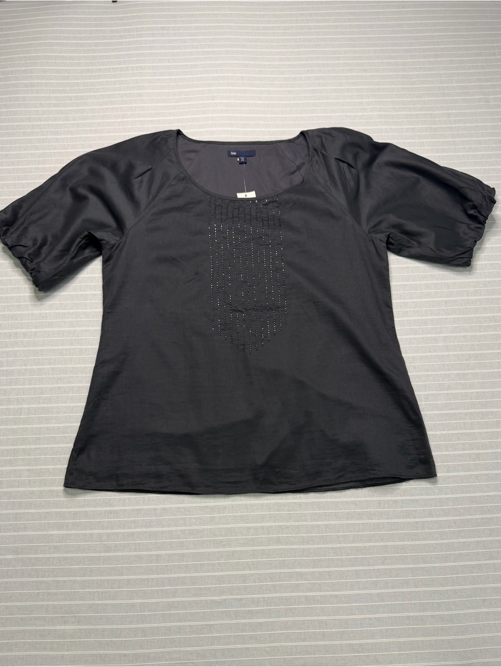 Gap Charcoal Gray Beaded Puff Sleeve Blouse – XS – NWT 🩶